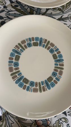 Retro Vintage MCM Dinner Plates