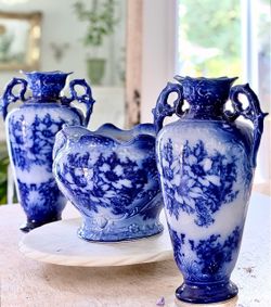 Antique set of flow blue vases with jardinière
