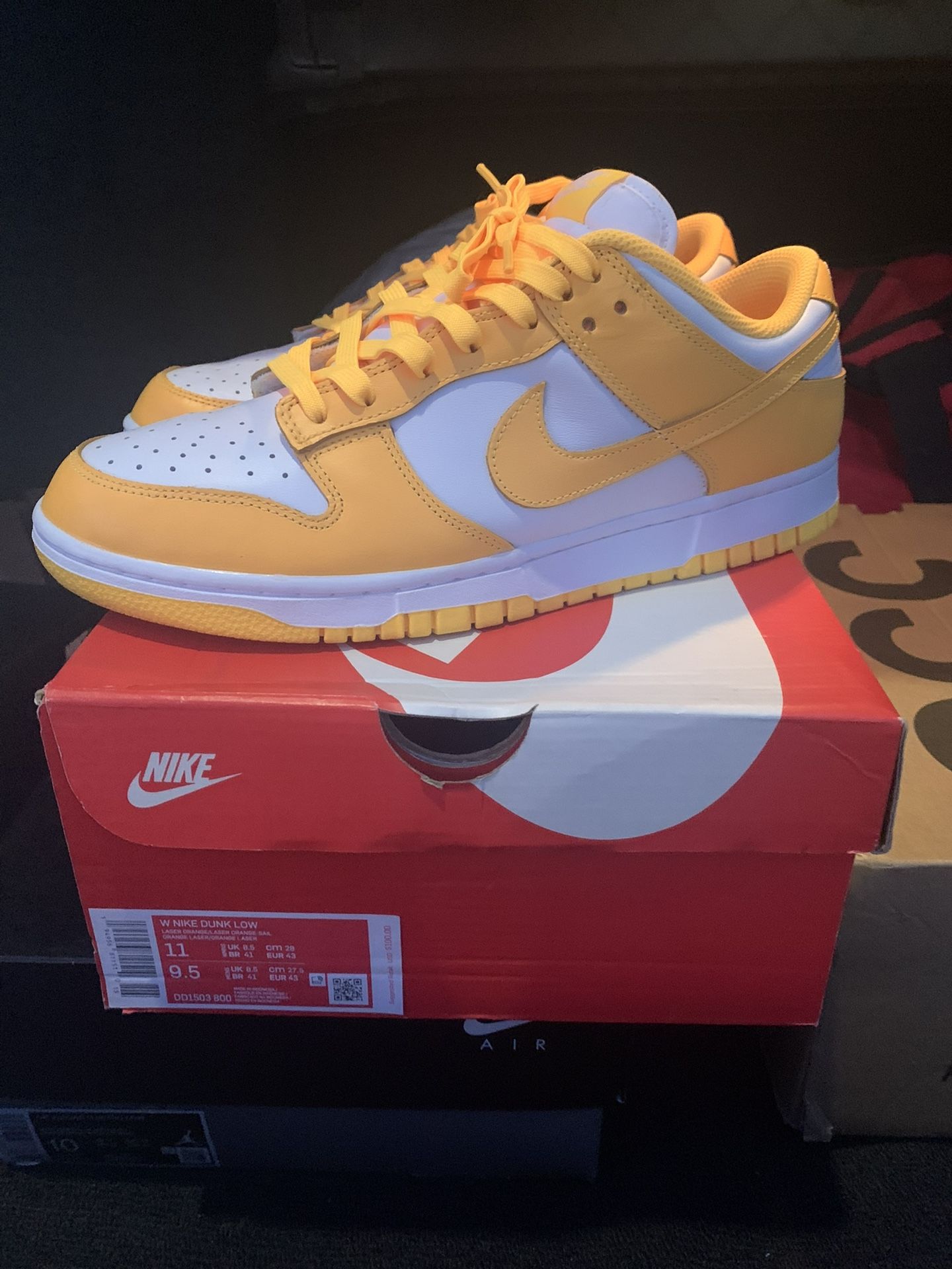 Laser Orange Dunk Lows