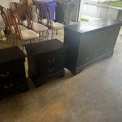Dresser And Two Night Stands. 