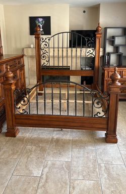 Bed set(dresser w/mirror, 1 night stand)
