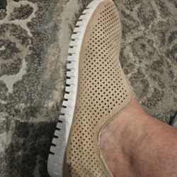 Universal Thread Shoes