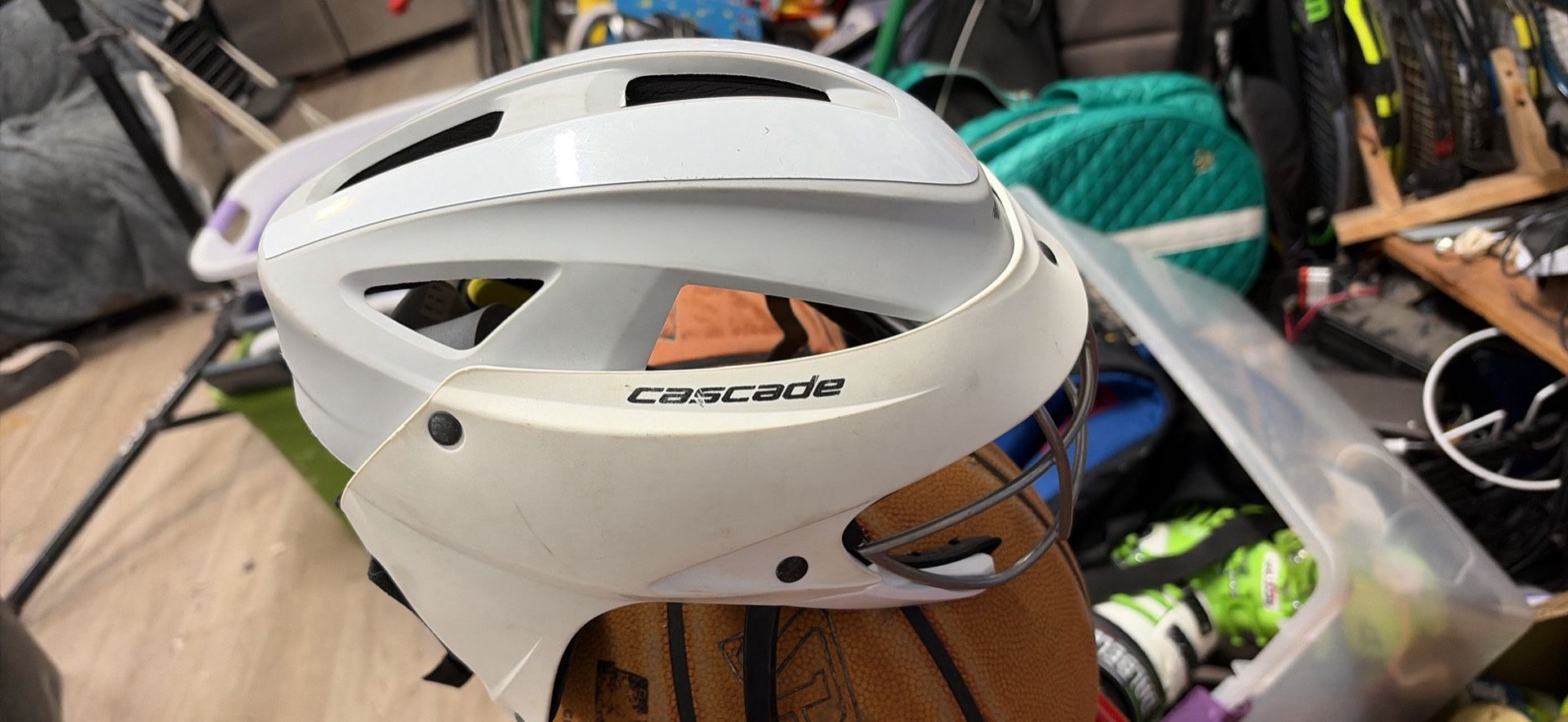 Medium Girls Lacrosse Helmet