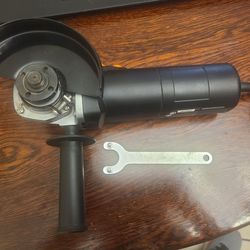4 1/2" Corded Angle Grinder/Cut-Off Tool. Like New.