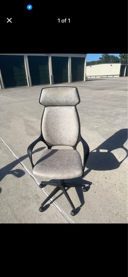 Desk chair