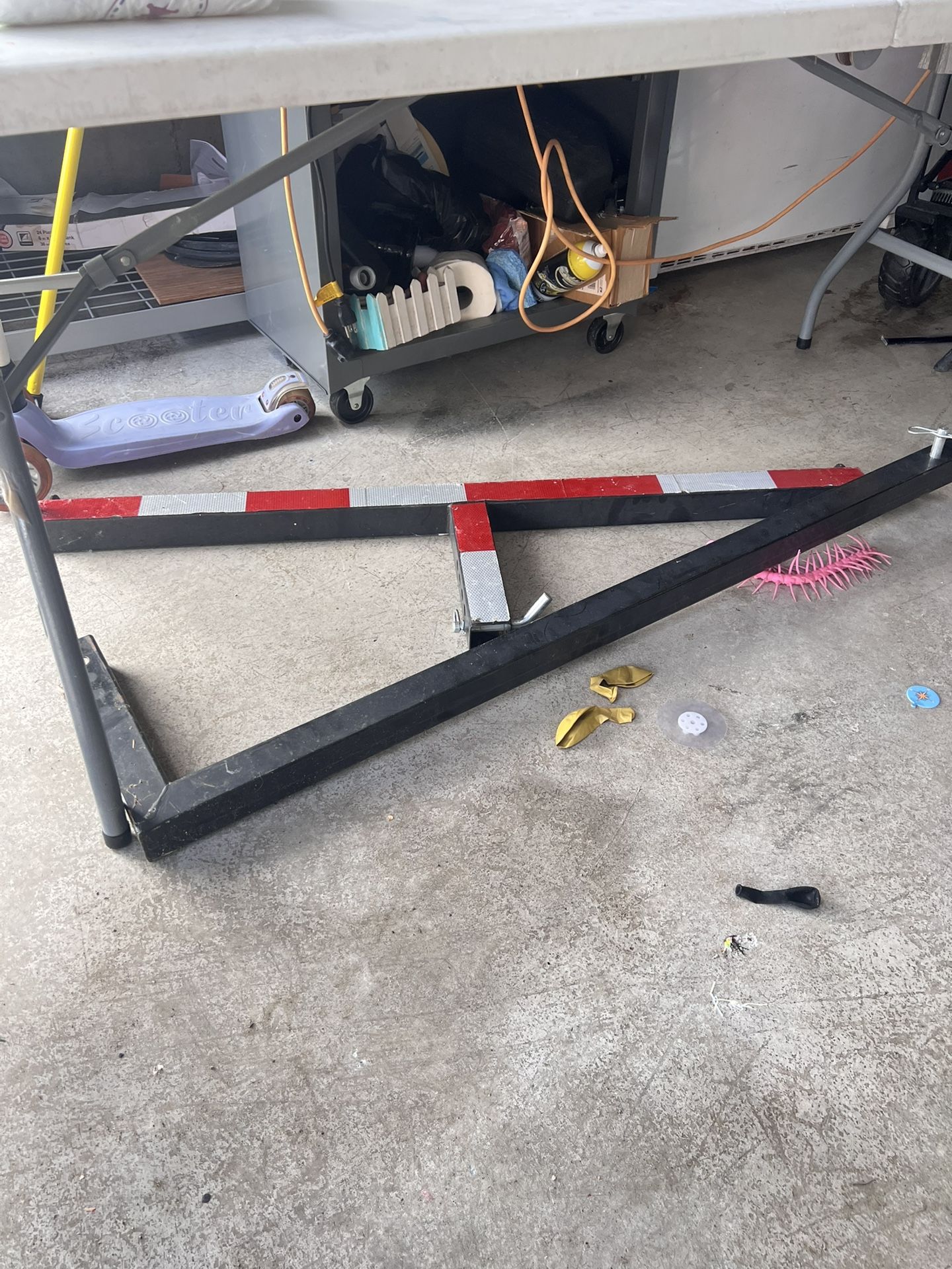 Tow hitch extender
