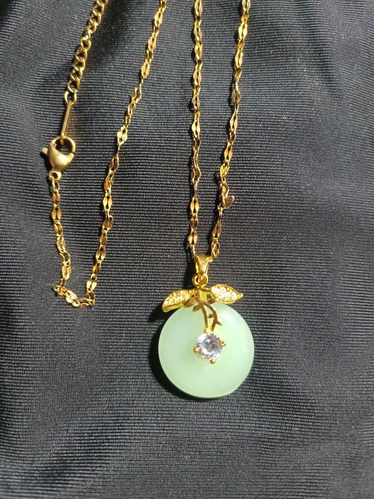 18k GP "LUCKY LEAF" PENDANT/NECKLACE