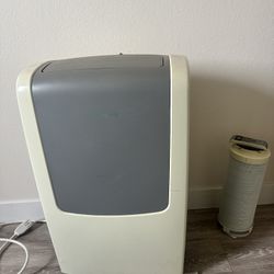 ** Frigidaire - 11,000 BTU Portable Air Conditioner **