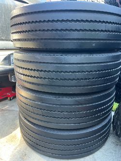 Tengo estas 2 llantas 245/70R19.5 MICHELÍN