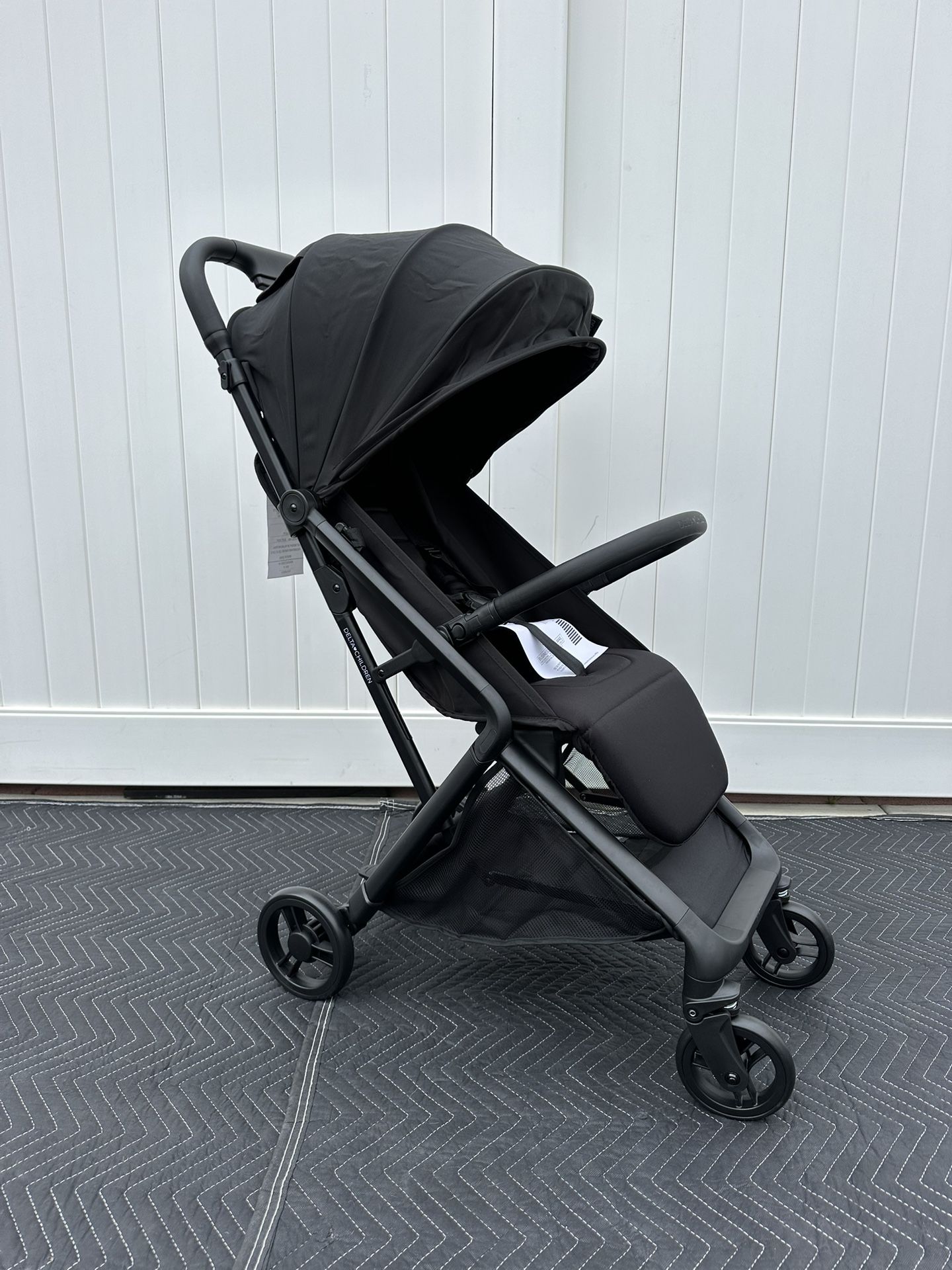 New Black Icon Compact Stroller/ Travel Stroller/ Airline Approved Stroller/ Lightweight Stroller
