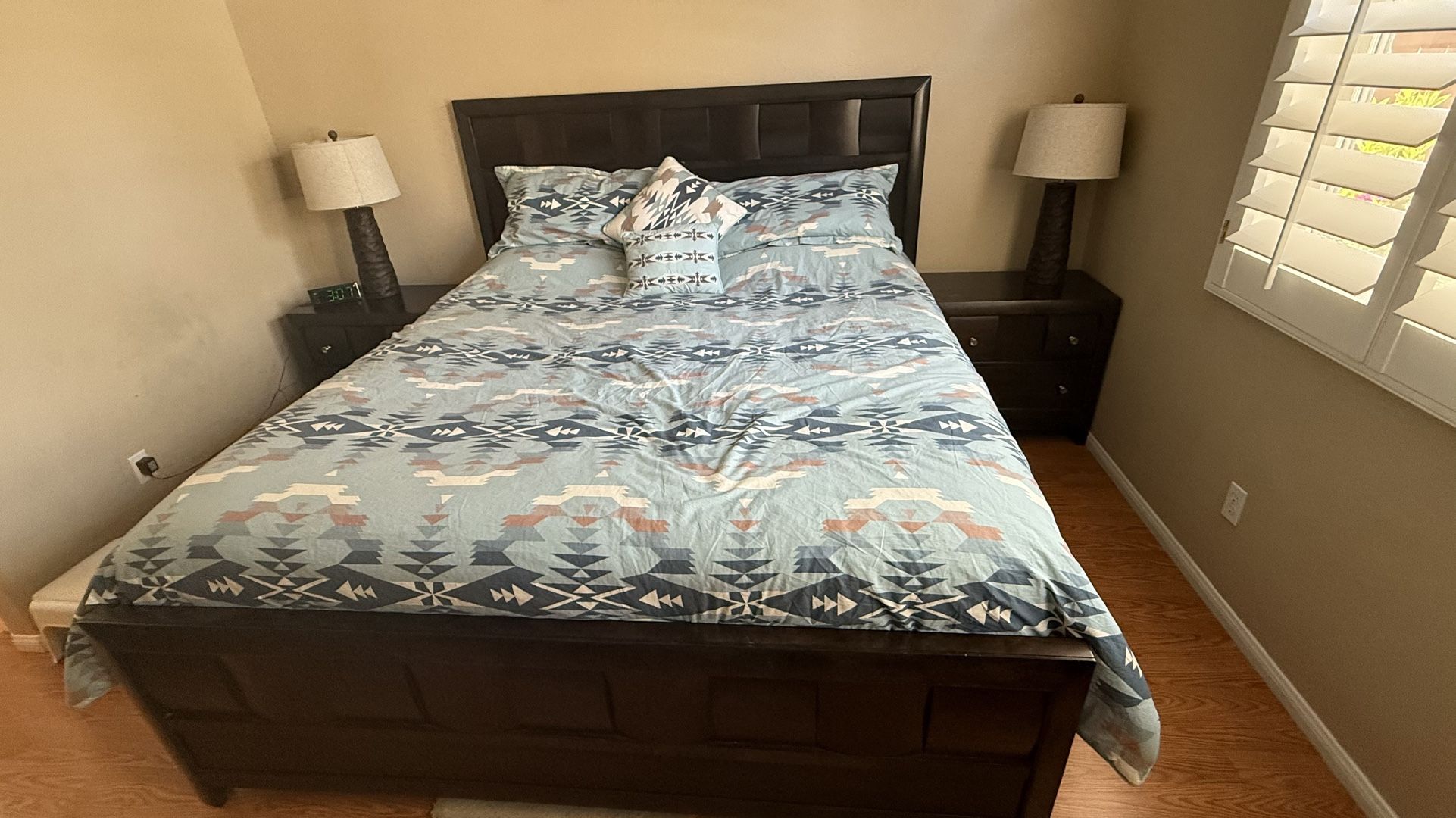 Cal King Bedroom Set With Mattress