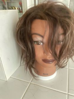 Dionne styling Manikin