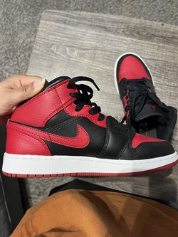 Air Jordan 1 Mid Bred Black Red – Size 5.5Y / Women’s 7 – Worn Only a Few Times