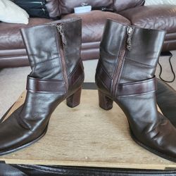 Women's Boots/shoes 9B
