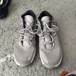 Giannas Basketball shoe size 13
