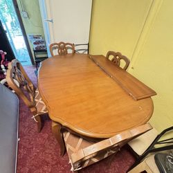 Dining Table With 4 Chairs-Extendable 
