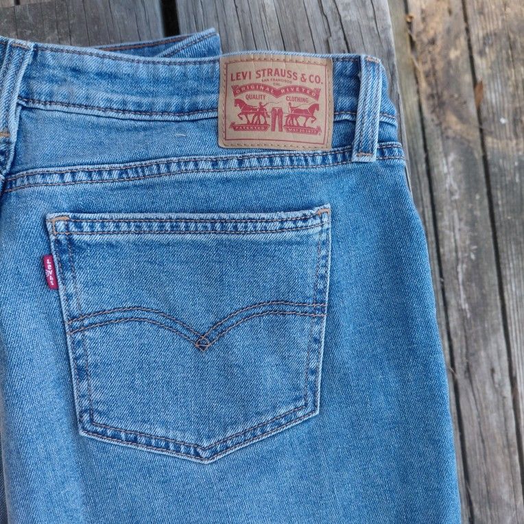 Levi's