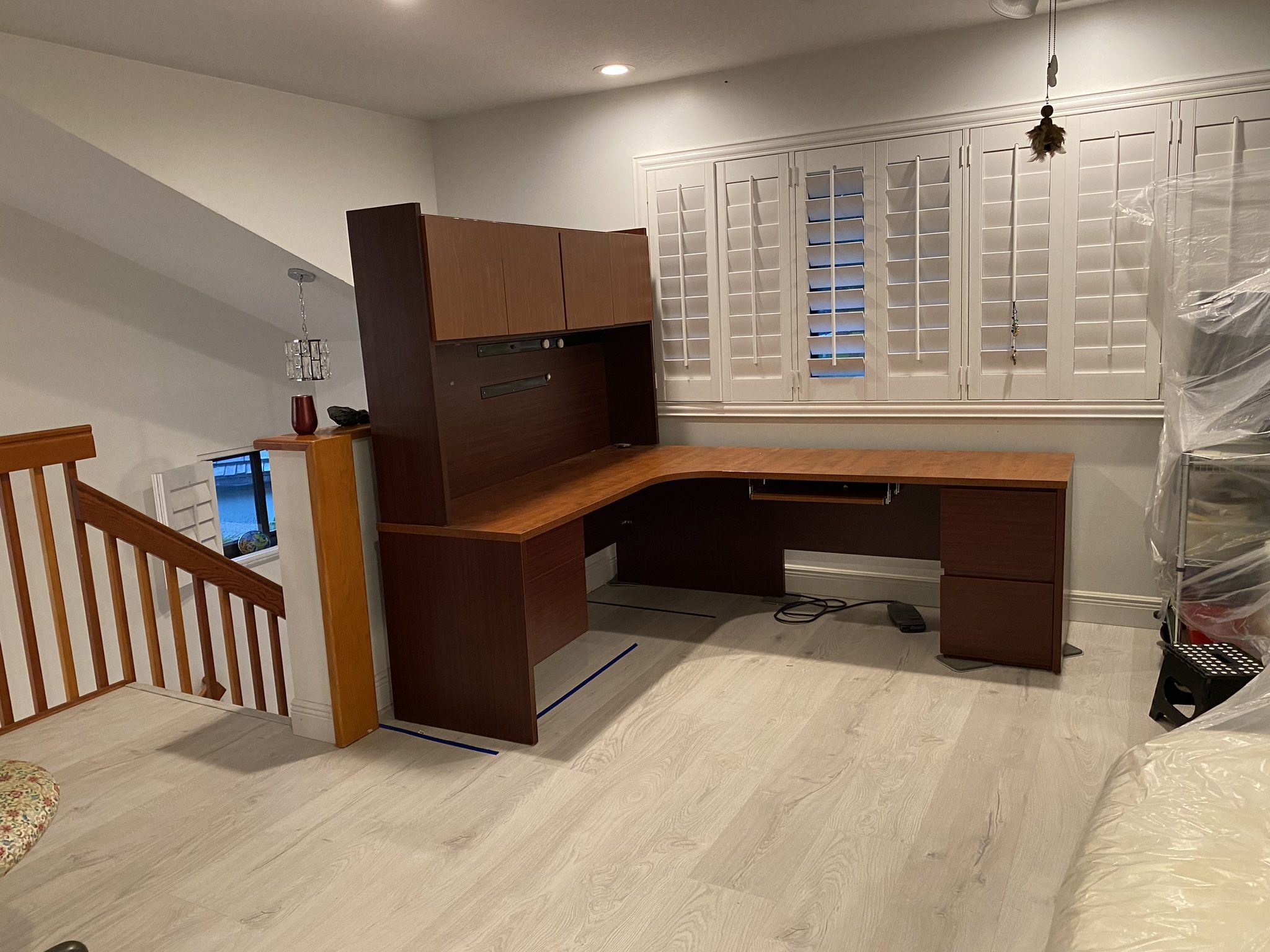 Must sell Office Corner Desk for Sale in Fort Lauderdale, FL OfferUp
