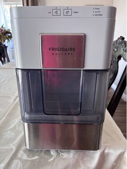 Frigidaire Gallery Countertop Ice Maker