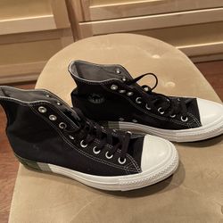 Brand new Black classic converse 