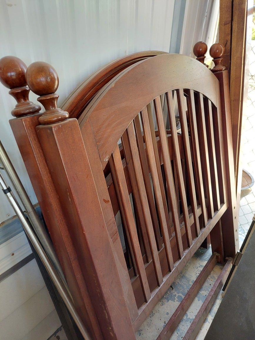 Twin bed Solid wood frames no mattresses