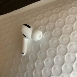 Left Apple AirPod Pro 