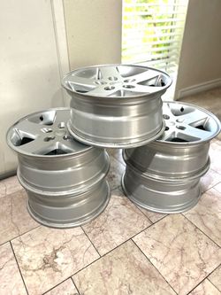 Jeep wrangler JK 17” Wheels, 5x127 bolt pattern ,