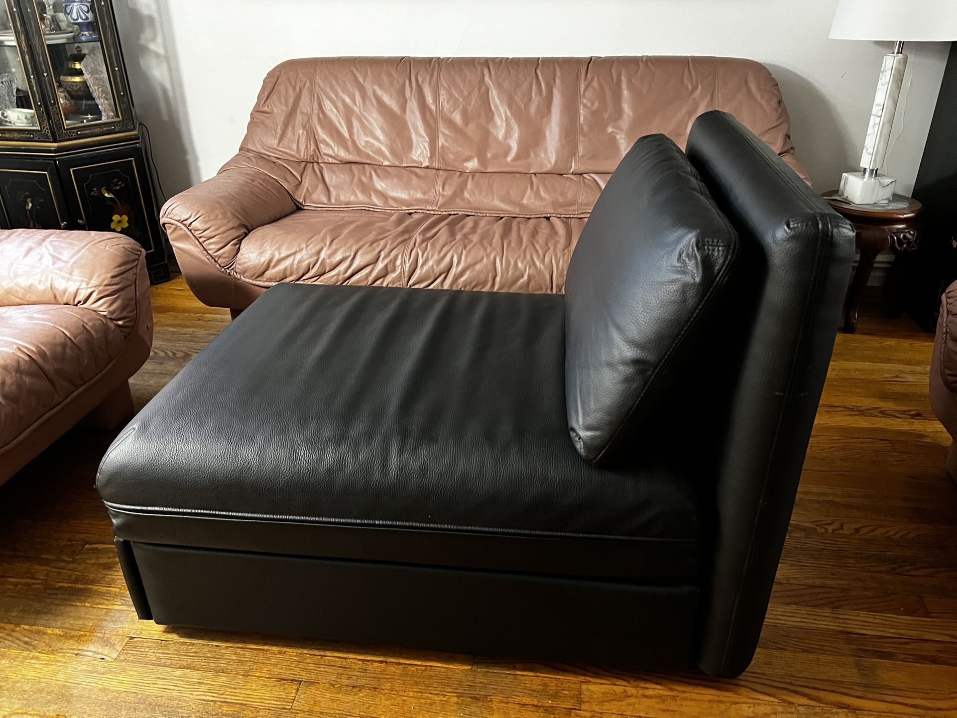 IKEA Valentuna Sleeper Armchair/ottoman Murum Black Leather Excellent