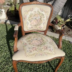 (1) Vintage Needlepoint Tapestry Carved Frame Arm Chair -Accent Chair Chateaux D’ax Spa Italian Louis XV Style