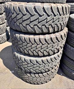 33x12.50/20 toyo 📍📍 Vendo un set de llantas con 80% de vida las 4 📍🌟