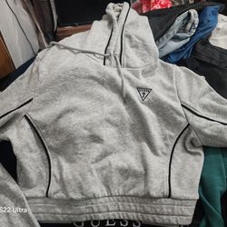 Bulk of brand name clothes size med