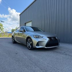 2018 LEXUS IS300