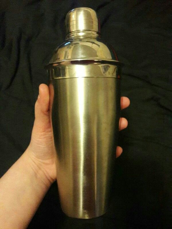 (Like New) Stainless Steel Cocktail Shaker