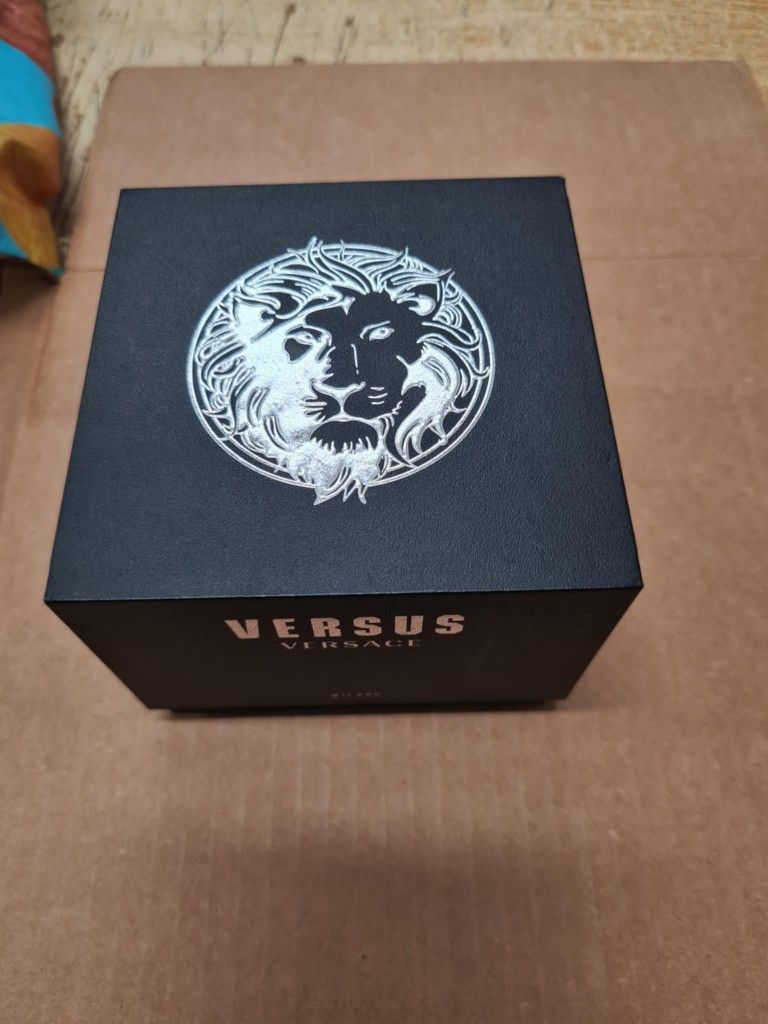 Versus by Versace Men's Quartz Chronograph Lion Modern Leather Watch