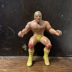Vinatge Hulk Hogan Rubber Finger Wrestler Figure