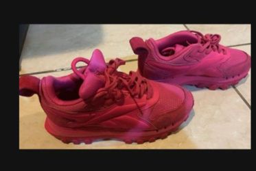 CARDI B Reebok Size 7