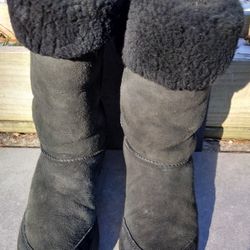 UGGs Tall Braided Boots Size 9 Black