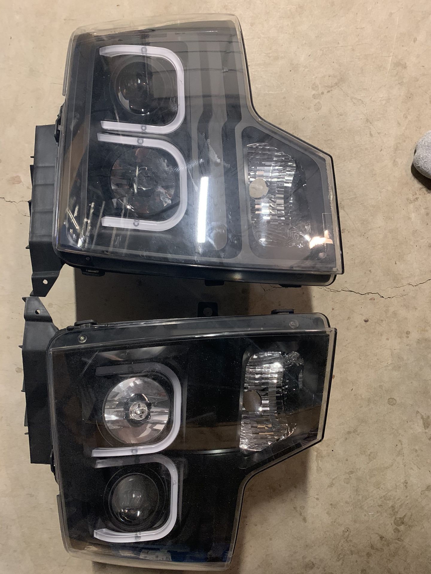 Ford F-150 09-14 AnzoUSA Headlights