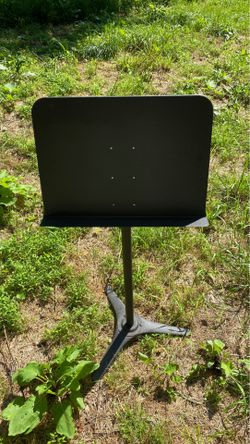 Hamilton music holder