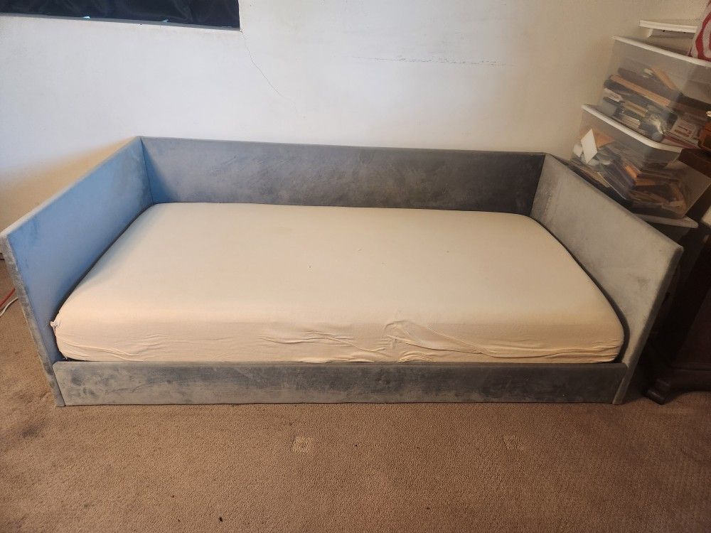 Twin Size Day Bed