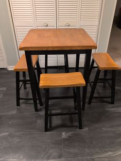 Table and 4 stools