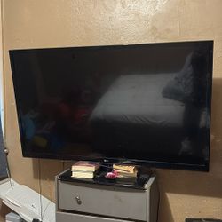 Large LG Tv Great Picture