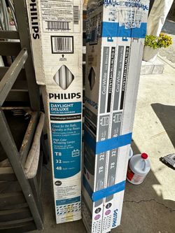 Philips F32T8 48-Inch Fluorescent Light Bulbs