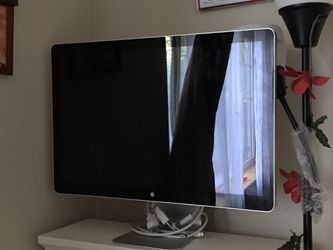 Apple LED Cinema Display 24-inch MB382LL/A for Sale in Renton