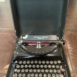 1940’s 1950’s Remington Portable Model 5 Typewriter 