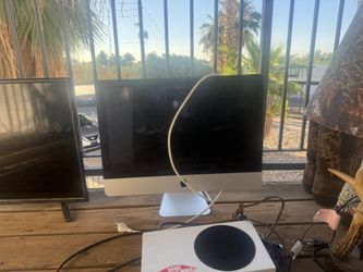 Old Apple computer
