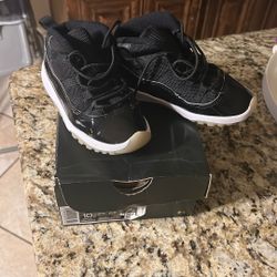 Jordan 11 Retro Low 