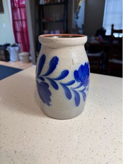 Vintage Salmon Falls Stoneware Dover NH Cobalt Blue Floral Crock Vase 7”