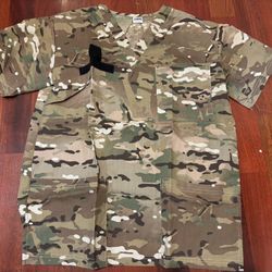 Military Surplus Multicam Scrub Shirt, New, Medium 