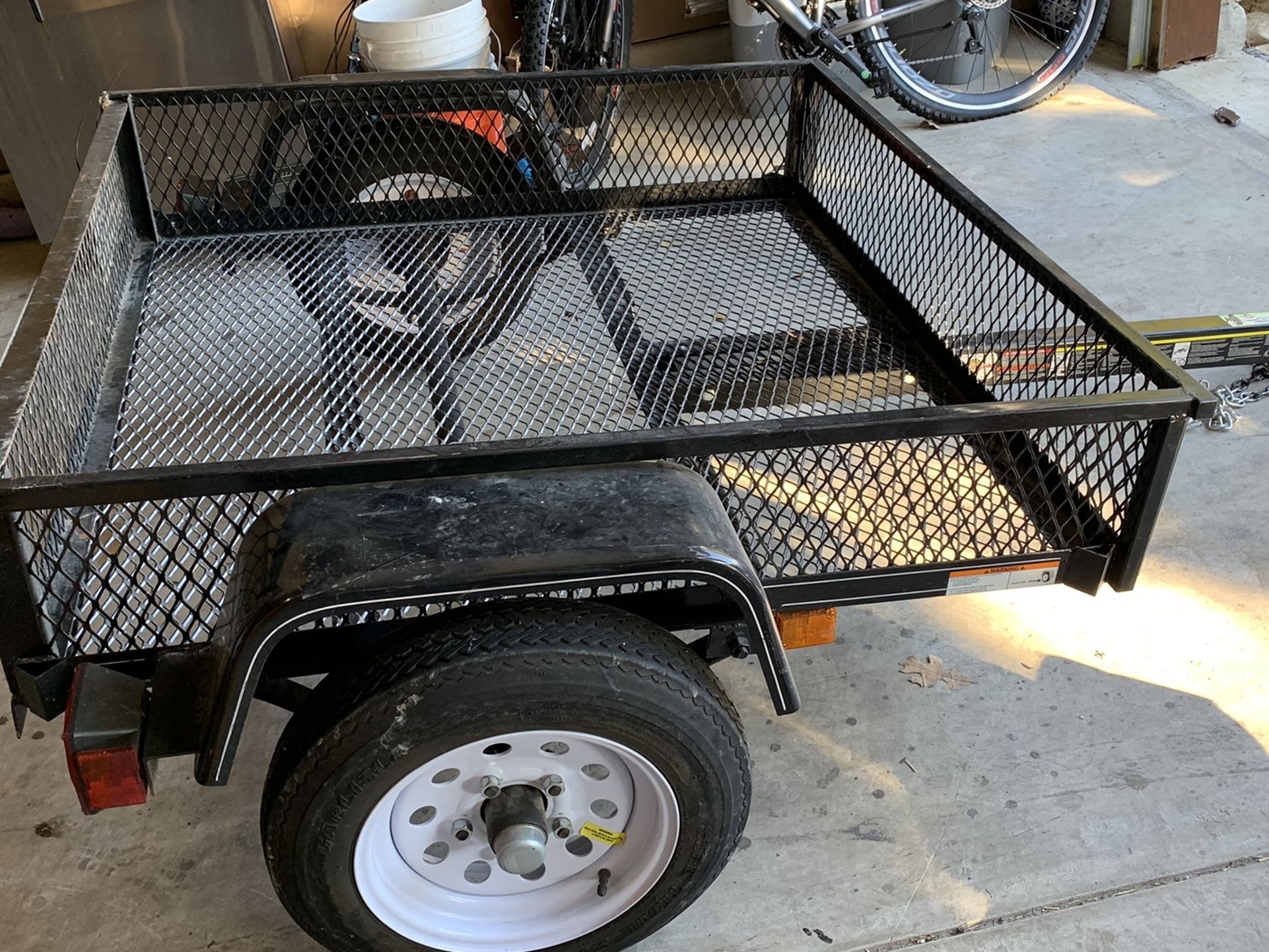 Small utility trailer 4 x 4 with title